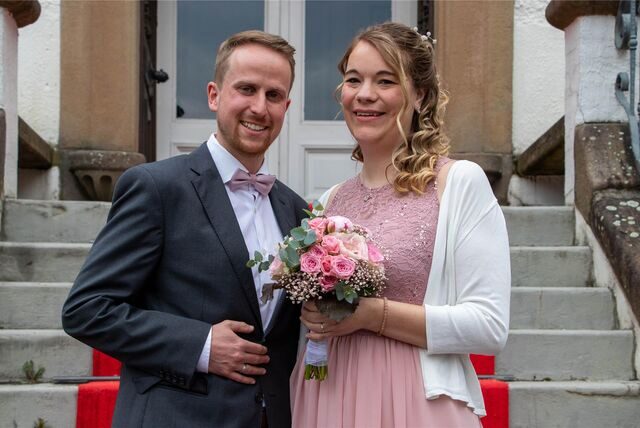 Ann-Kristin (geborene Sibbe) und Michael Seegert haben im Kaminzimmer von Haus Goldschmieding geheiratet.