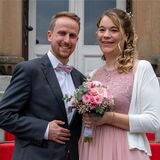 Ann-Kristin (geborene Sibbe) und Michael Seegert haben im Kaminzimmer von Haus Goldschmieding geheiratet.