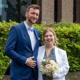 Lara (geborene Kretzschmann) und Andre Hönel haben sich am Standesamt zu Castrop-Rauxel das Ja-Wort gegeben. Die Jugendliebe ist damit nun offiziell vereint.