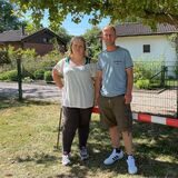 Ein alter Grill, Elektroschrott. Dieser Müll wird am Kleingarten Deininghausen in Castrop-Rauxel abgeladen.