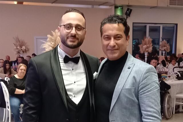 Bünyamin Oskay (l.) bei seiner Hochzeit im Mai 2022: Murat Vural gehörte zu den Gästen.