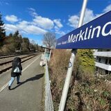 Der Bahnhof in Merklinde: Hier hält einmal pro Stunde ein Zug der RB 43 in beide Fahrtrichtungen.