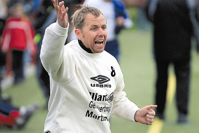Im Jahr 2004 war der Bochumer Armin Theis der Bezirksliga-Trainer des SuS Merklinde.