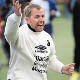 Im Jahr 2004 war der Bochumer Armin Theis der Bezirksliga-Trainer des SuS Merklinde.
