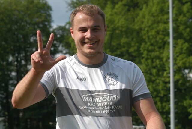 Joel Göttken zeigt’s an: Drei Buden in weniger als 15 Minuten hat der lange Angreifer des FC 26 erzielt.