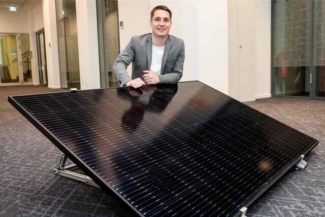 „Mit einer eigenen PV-Anlage am Balkon können Mieter Geld sparen“, sagt Marc Steinhofer von DEW21.