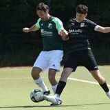 Kreisliga-B-Schlusslicht Eintracht Ickern II (schwarze Trikots) kann theoretisch ein Entscheidungsspiel gegen den Abstieg erreichen – sollte die Ickerner die Saison punktgleich mit dem BV Herne-Süd II abschließen.
