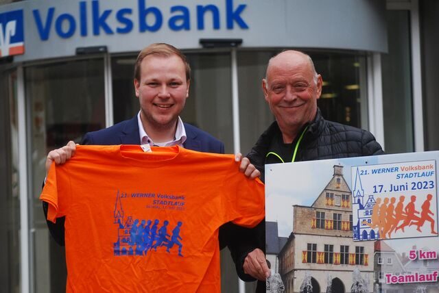 Dirk Böhle (r.) vom TV Werne und Philipp Gärtner von der Volksbank freuen sich auf den Werner Stadtlauf 2023.