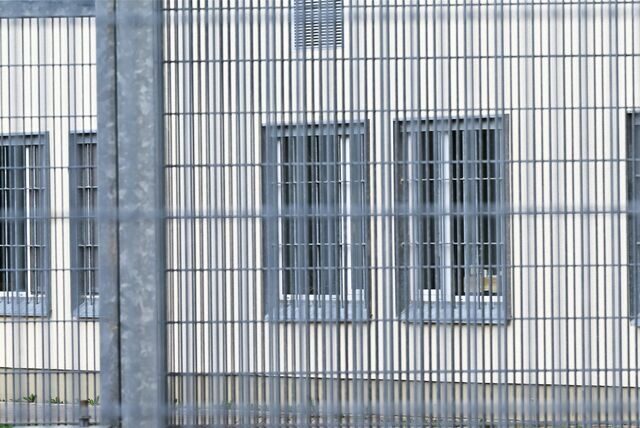 Nach einer Serie von mutmaßlichen Gewaltausrastern prüft das Bochumer Landgericht seit Donnerstag (12.10.) die Zwangseinweisung einer psychisch kranken Hernerin in eine forensisch-psychiatrische Klinik .(Symbolbild)