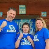 Ludi, Tochter Elli und Kerstin: Familie Müller aus Habinghorst bangt um den Klassenerhalt des geliebten FC Schalke 04.