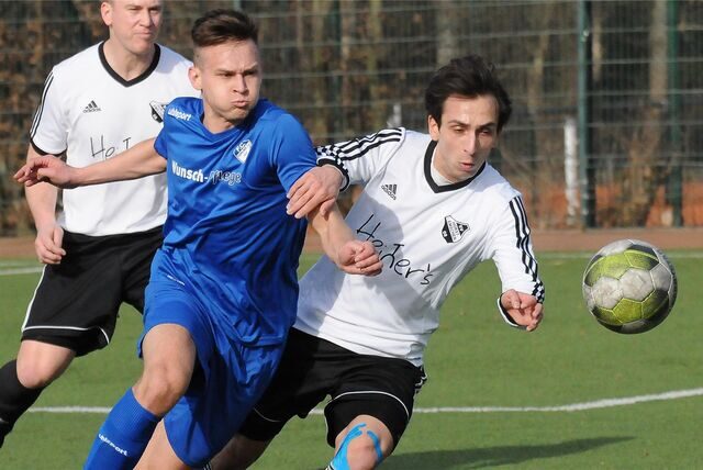 Kevin Brewko (l) spielte von 2018 bis Winter 2021 für den FC Frohlinde.