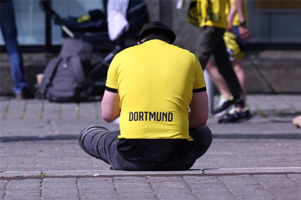Große Trauer bei den BVB-Profis und Fans.
