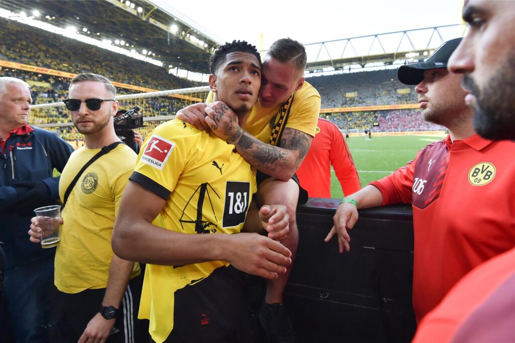 Große Trauer bei den BVB-Profis und Fans.
