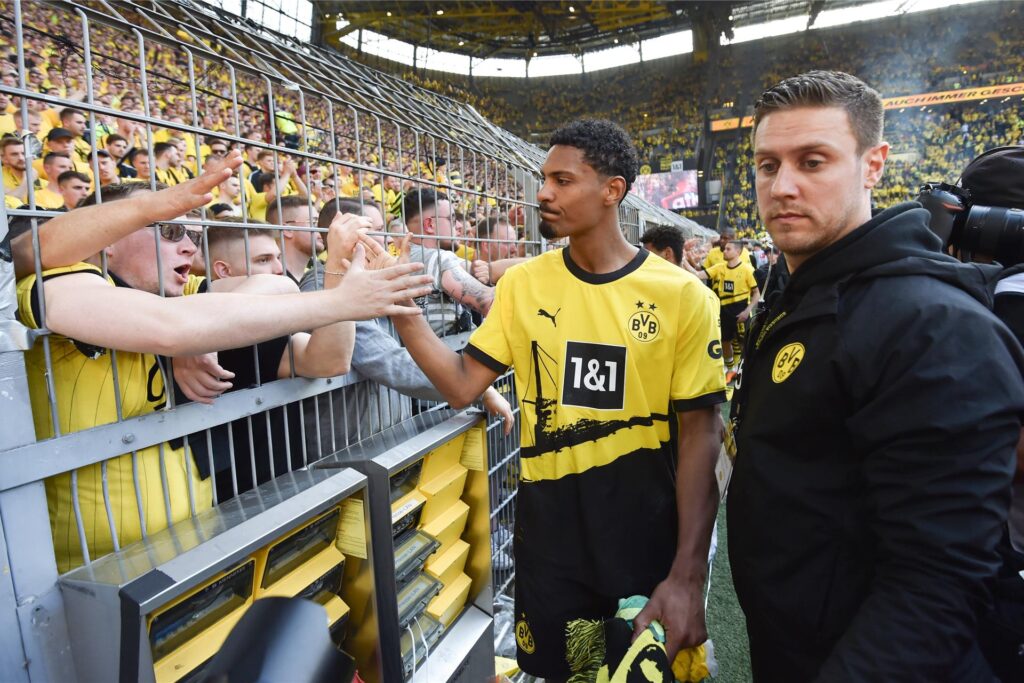 Große Trauer bei den BVB-Profis und Fans.