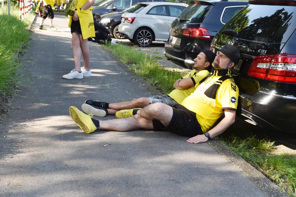 Große Trauer bei den BVB-Profis und Fans.