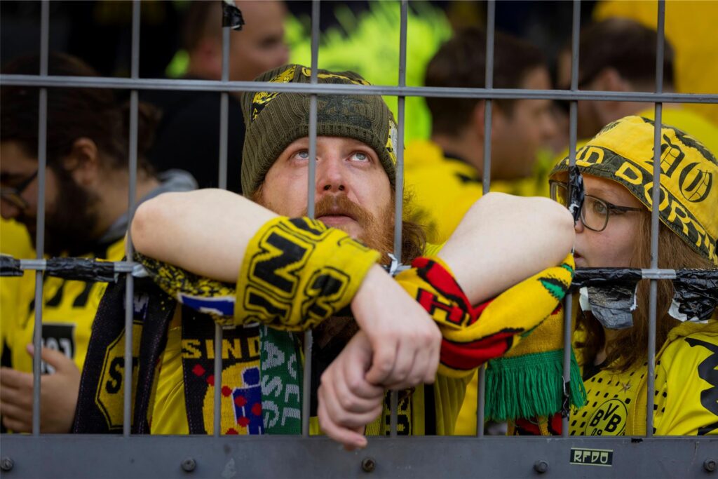 Große Trauer bei den BVB-Profis und Fans.