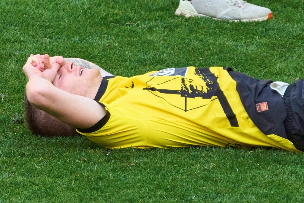 Große Trauer bei den BVB-Profis und Fans.