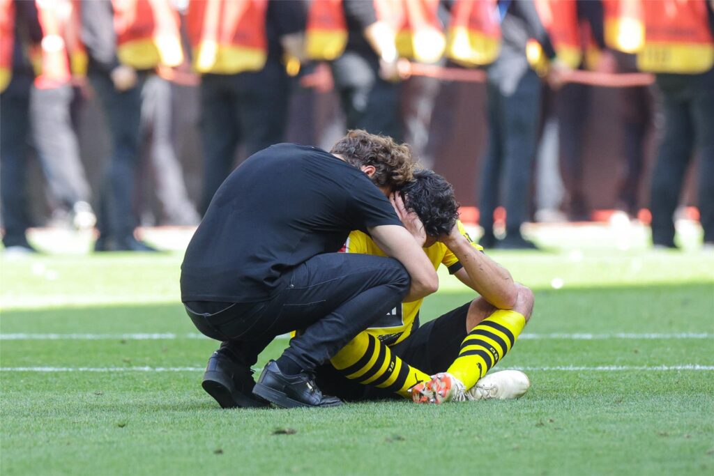 Große Trauer bei den BVB-Profis und Fans.