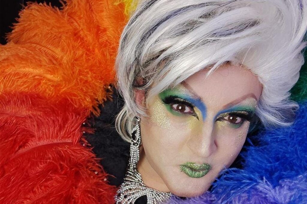 Das Porträt zeigt Travestiekünstlerin Betty D. Fort. Das Porträt zeigt Travestiekünstlerin Betty D. Fort.