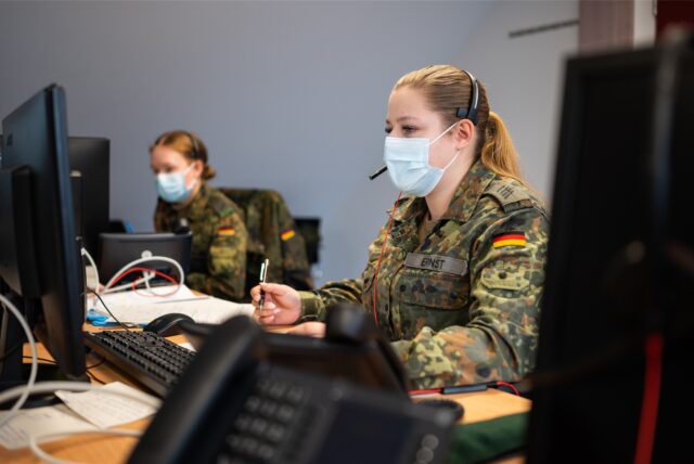 Soldaten der Bundeswehr sollen ab sofort wieder im Dortmunder Gesundheitsamt aushelfen. (Symbolbild)