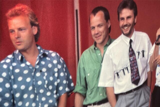 Thomas Mollen, Matthias Zimmer, Ulrich Borgerding (v.l.) und Charly Plücker auf der Bühne von Castrop kocht über im Jahr 1991.