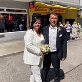 Das Brautpaar ist glücklich