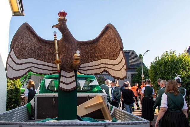 Die Henrichenburger Schützen sind stolz auf ihren Vogel.