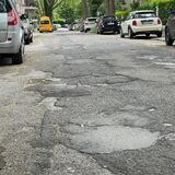 So und teilweise schlimmer sieht’s auf etlichen Dortmunder Straßen aus. Je länger die Reparatur oder die Erneuerung hinausgezögert werden, desto maroder wird der Zustand.