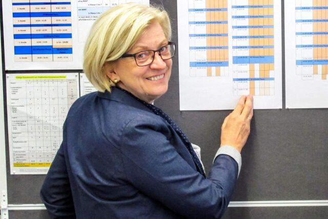 Begrüßt den Präsenzunterricht und bleibt optimistisch: Bärbel Schweers, Schulleiterin am Städtischen Gymnasium Herten.