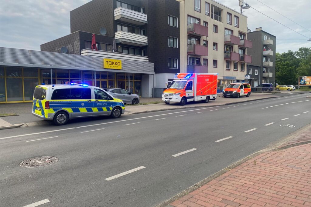 Einen Überfall auf die Takko-Filiale an der Ickerner Straße gab es am Dienstagabend. Einen Überfall auf die Takko-Filiale an der Ickerner Straße gab es am Dienstagabend.