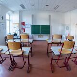 Ein leeres Klassenzimmer