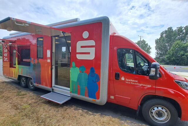 Der Sparkassenbus der Sparkasse Vest Recklinghausen.