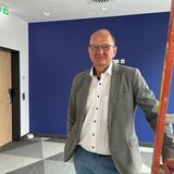 Projektleiter Udo Obermann steht im neuen Konferenzbereich des „Holiday Inn Express“ in Recklinghausen.