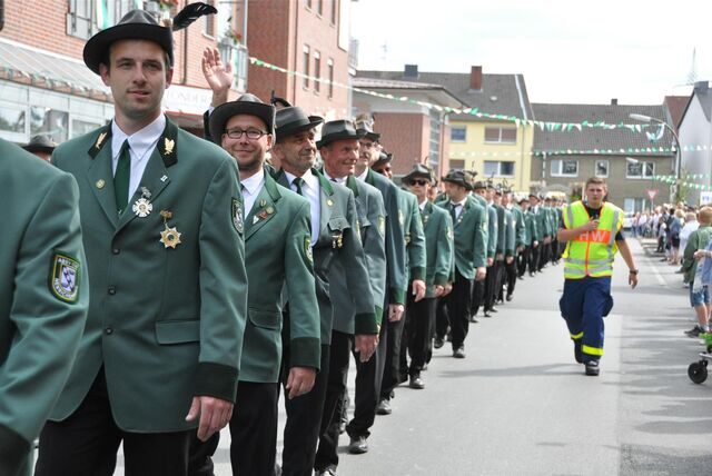 Schützen beim Festumzug in Henrichenburg
