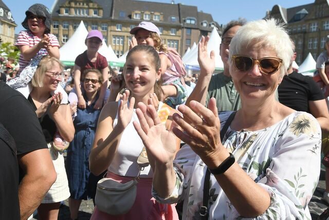 Tolle Stimmung bei den Familienangehörgigen und Freunden der kleinen und größeren Stars auf der Ckü-Bühne zum Familien-Sonntag.