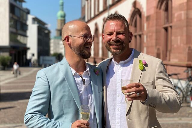 Marco und Mirko freuen sich auf die Flitterwochen.