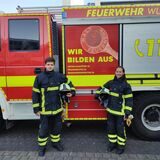 Ben Bartnik (22) und Fabienne Hürter (23), Auszubildende bei der Feuerwehr Wuppertal