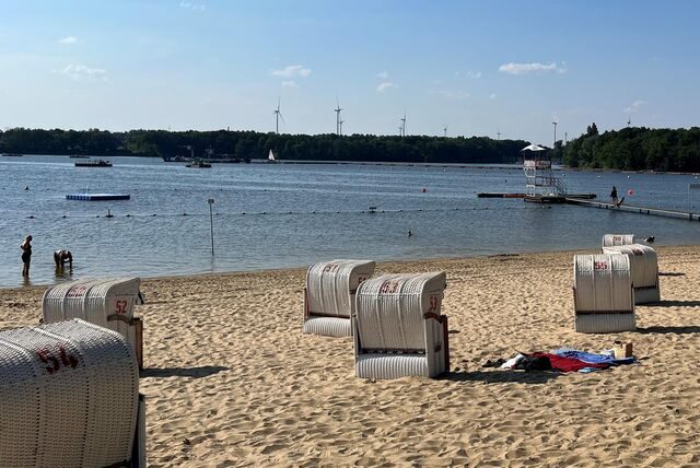 Am Steg im Seebad liegt kein Motorboot mehr.