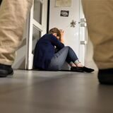 Gestelltes Bild zum Thema häusliche Gewalt.