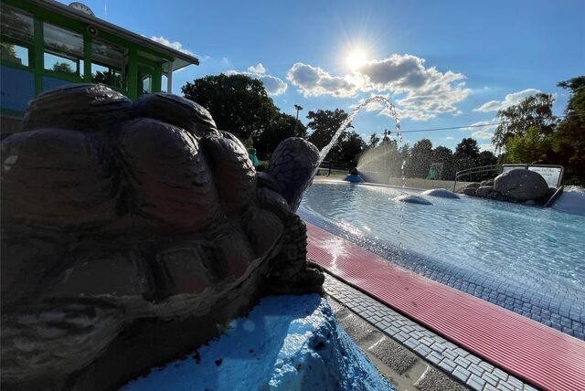 Im Parkbad Nord spritzt nun neben dem Frosch auch eine Schildkröte kaltes Wasser ins Kleinkinder-Becken.
