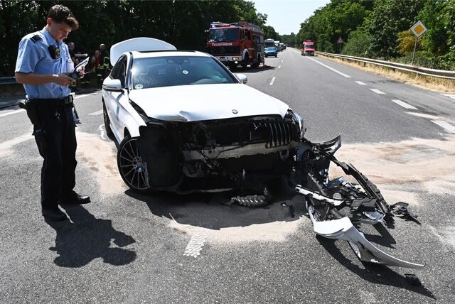 Auf der B58 kam es am Freitagnachmittag zu einem schweren Unfall.