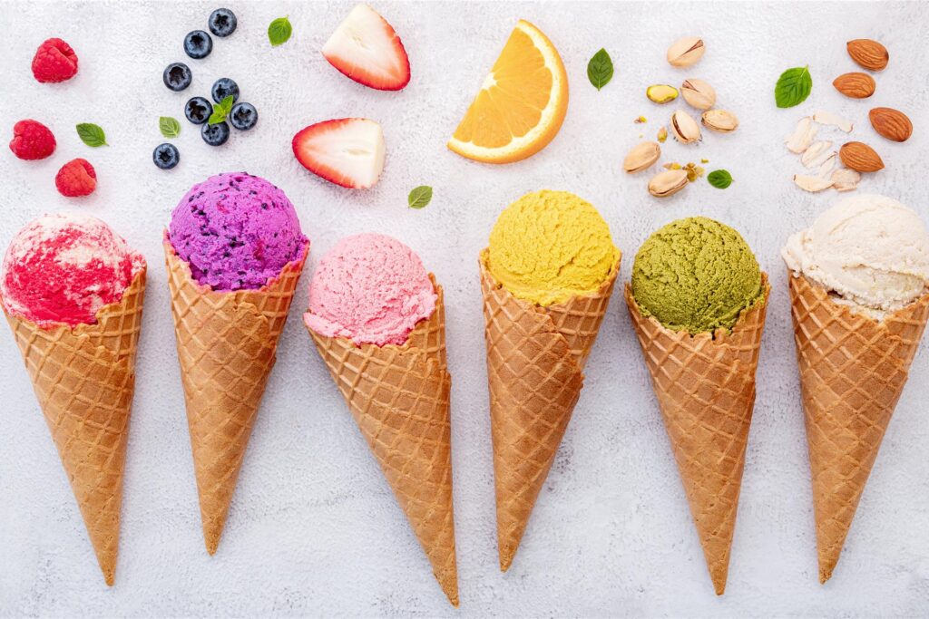 diverse eissorten im hörnchen