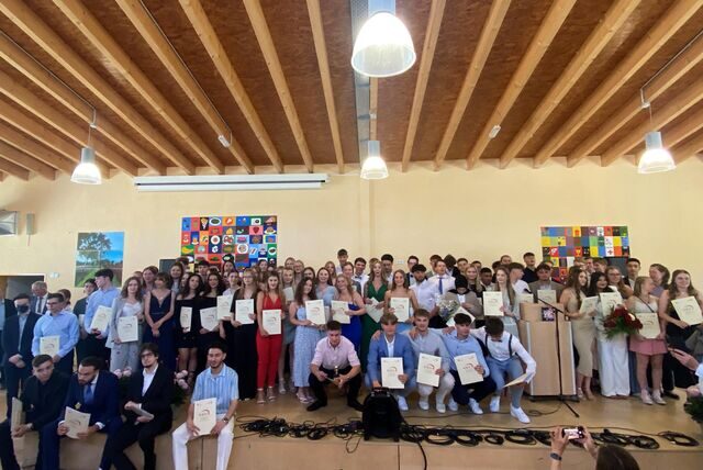 Der Abiturjahrgang 2023 des Willy-Brandt-Gymnasiums in Oer-Erkenschwick