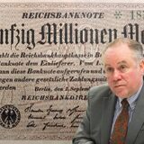 Dr. Matthias Kordes leitet das Stadtarchiv an der Hohenzollernstraße. Er ist vor eine 50-Millionen-Mark-Banknote aus dem Jahr 1923 montiert.