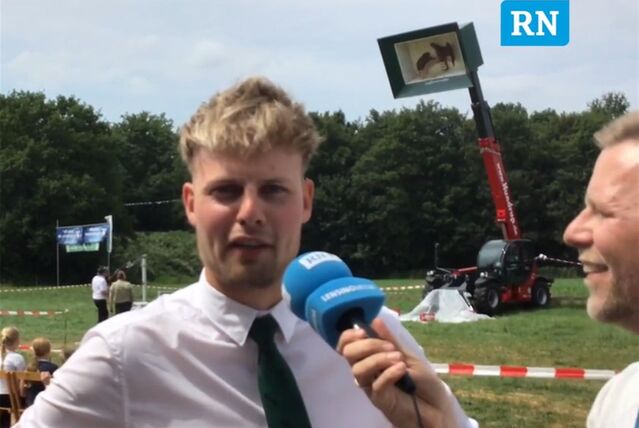 Alex Graff hatte kaum noch Stimme nach den Feiern am Samstag und Sonntag. Seinen Job als einer von vier Wiesensprechern am Montag konnte er nur zum Teil erfüllen. Der Jungschütze kam trotzdem zu uns zum Interview.