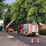 Die Feuerwehr musste die B58 in Dorsten am Dienstagabend zwischenzeitlich sperren.