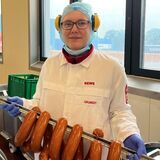 Michelle Grunert aus Dortmund ist Deutschlands beste Nachwuchsfleischerin. Sie arbeitet in der Zentralfleischerei von Rewe Dortmund in Asseln.