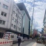 Am Dienstagvormittag wurde der große Mobilkran bereits neben dem Konzerthaus aufgebaut.