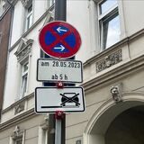 Es gibt sie noch – die Parkverbot-Schilder zur geplatzten Meisterfeier am 28. Mai 2023, Hier in der Wambeler Str. 33.