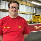 Benedikt Wintz freut sich über die erfolgreiche Polizei-Arbeit. Die gestohlenen Bootsmotorteile kommen zurück zur DLRG in Haltern.